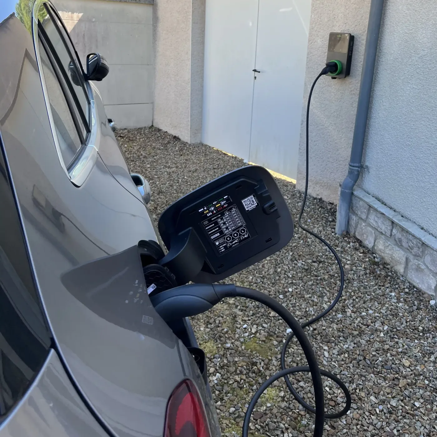 Borne de recharge IRVE à Montreuil