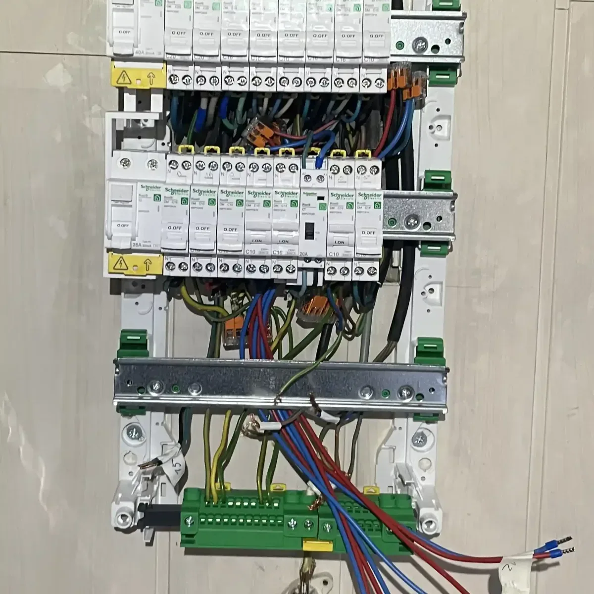 Dépannage électrique d'urgence à Montreuil