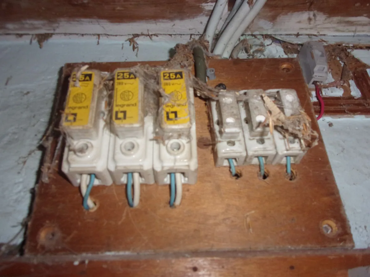 Diagnostic électrique obligatoire à Montreuil